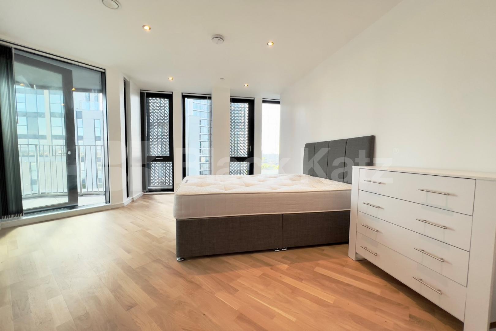 Situated on the 20th floor of The Ceramic Building with concierge and gym.  The Ceramic Building, Newington Causeway , Borough SE1